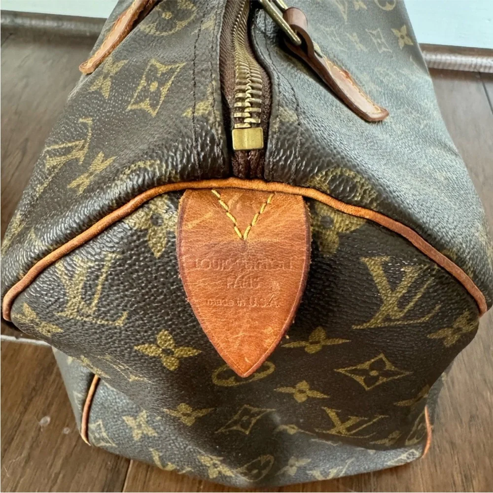 Louis Vuitton Handbag in Brown Speedy 30 Monogram - Picture 4 of 10